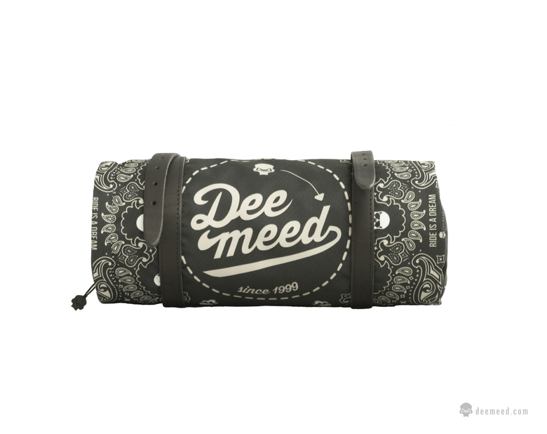 Roller Hipster Skull