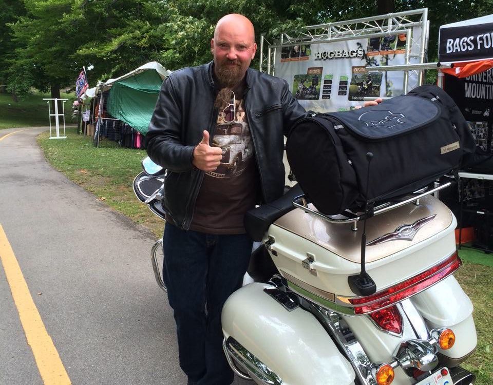 Bruno Weekender Rolltop Motorradtasche Schwarz – British Parts Luzern